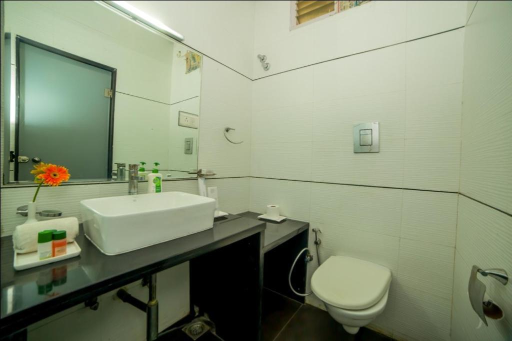 Hill View Begumpet Bed & Breakfast Hyderabad Bagian luar foto