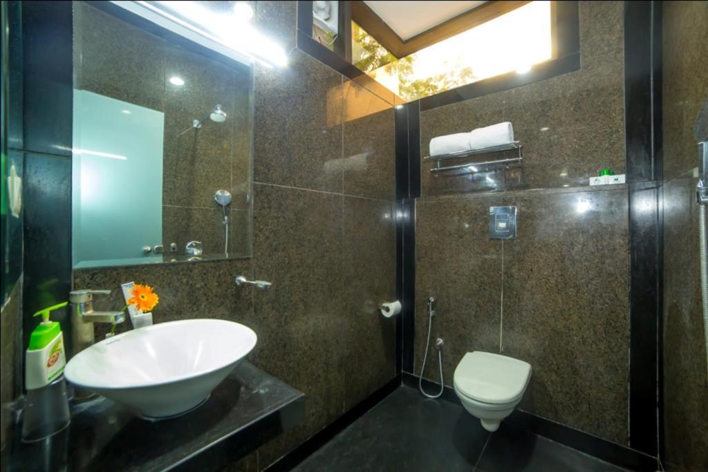 Hill View Begumpet Bed & Breakfast Hyderabad Bagian luar foto